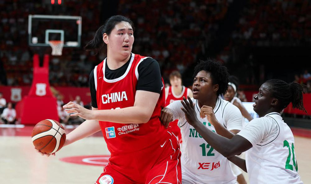 中国女篮热身赛险胜尼日利亚队中国女篮在8月7日晚于海口进行的热身赛中以70:67