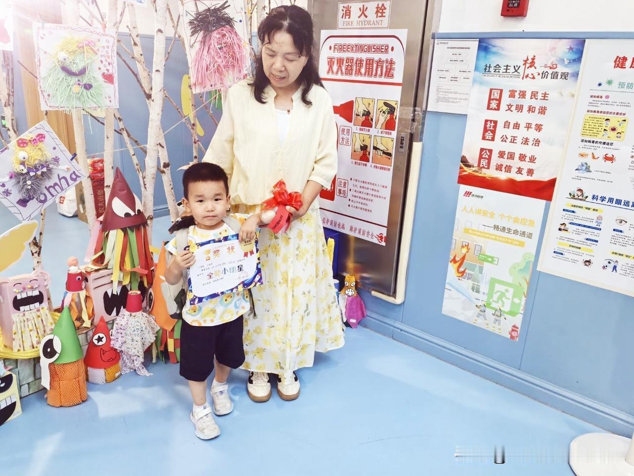 我家二宝小骏马凭实力为家里赚了一笔“”巨款”。

在我们家人的印象里，大宝小柚子