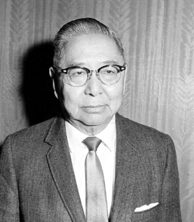 1935年，孙中山儿子孙科，爱上了离异且带着3个孩子的的蓝妮并向她求婚。没想到，