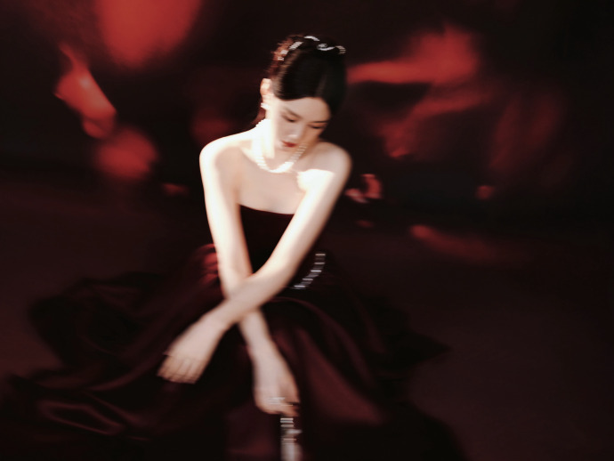 沈梦辰体态 沈梦辰体态太能打了！举手投足都是松弛感，舒展又自然，看得出来是练过的