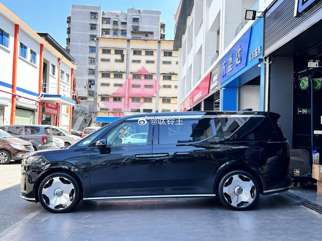 沃尔沃 EM90  升级21寸全新米其林轮胎意大利🇮🇹科吉动平衡 霍夫曼平衡