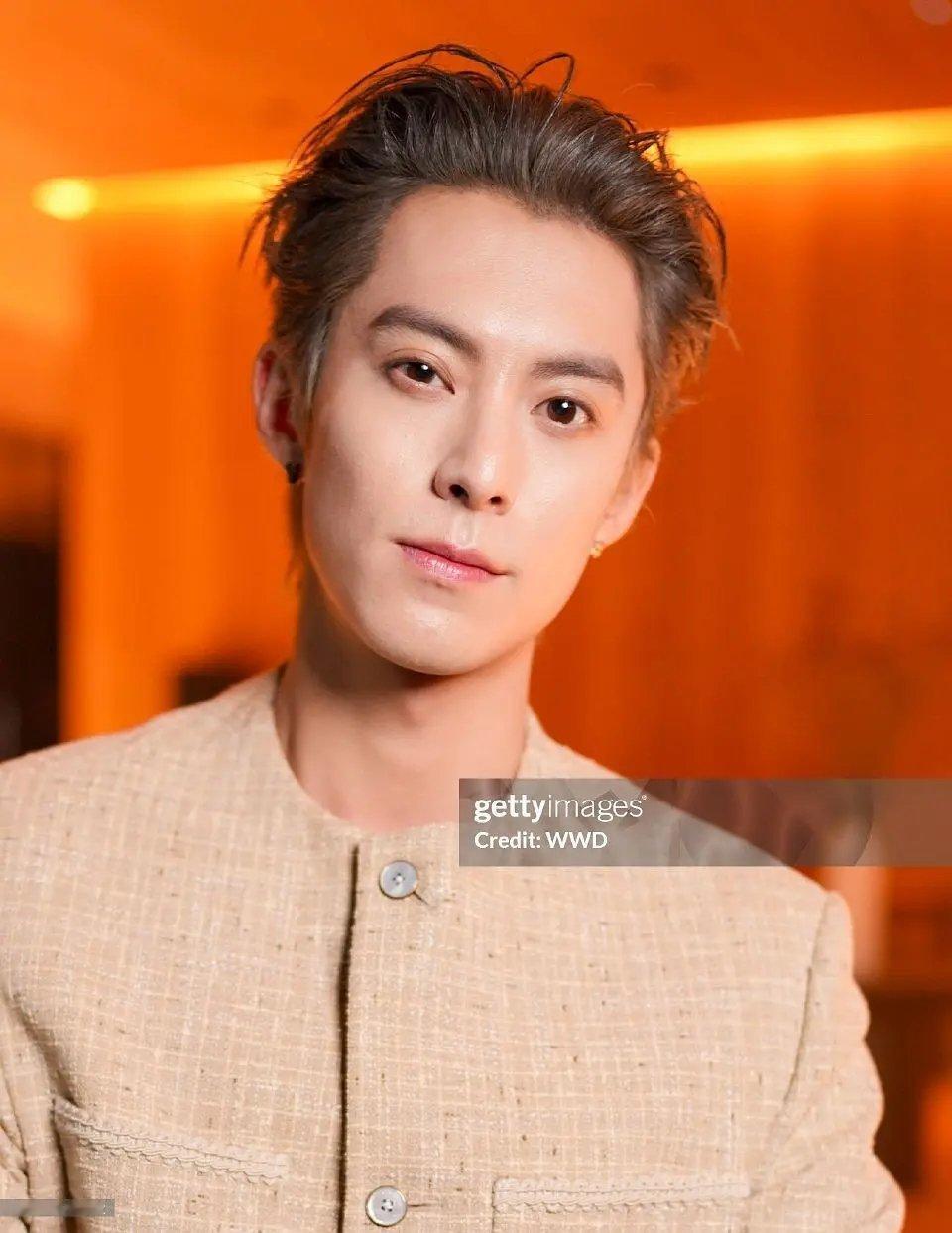 网友表示，王鹤棣还是离G社这种只发生图的远一些吧，对自己比较好 