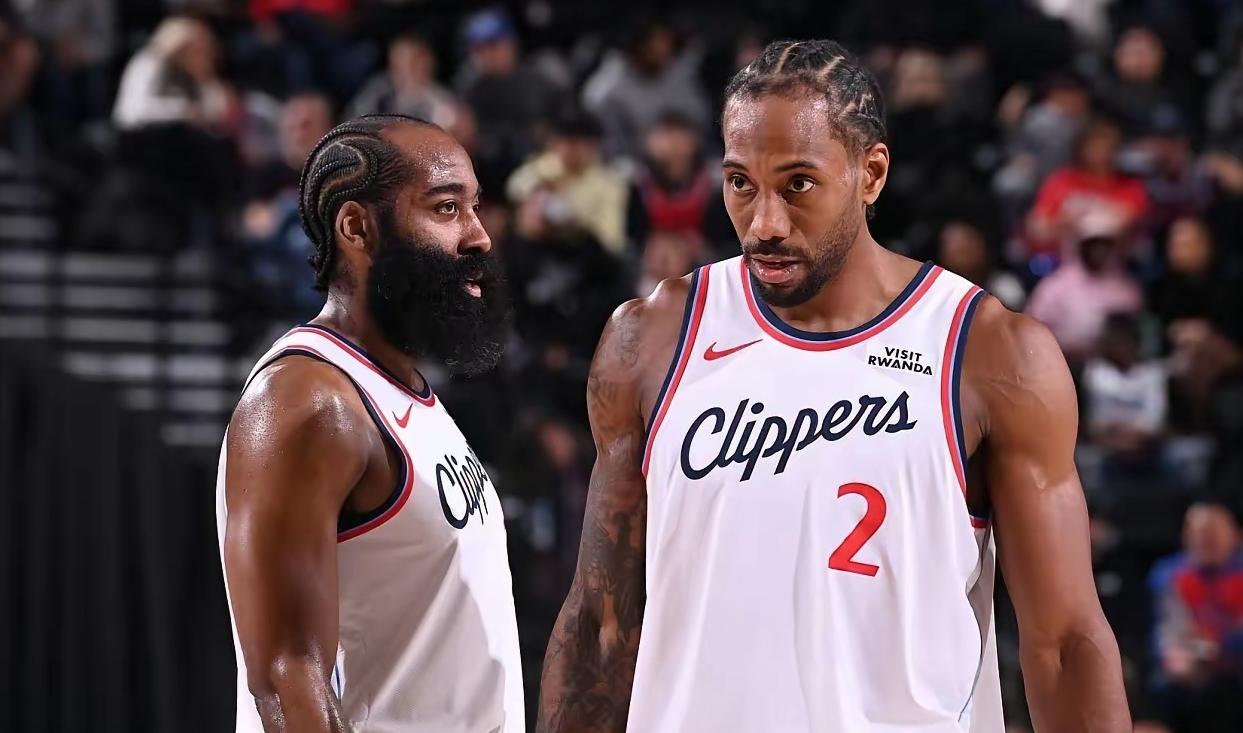 现在回想这场比赛，快船可能就是输在了哈达威那个三分上了，本来快船都已经追到只差四