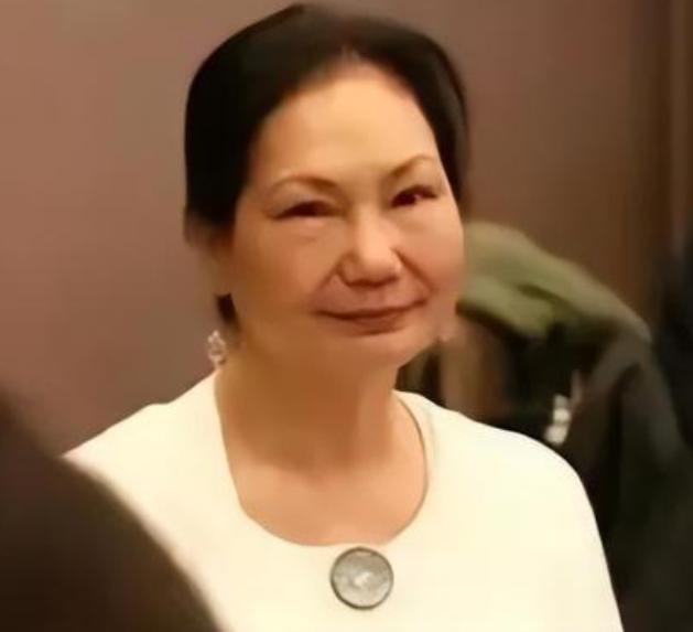 S家又添噩耗，S妈亲哥哥去世，讣告名单揭开S妈婚姻细节娱乐 明星