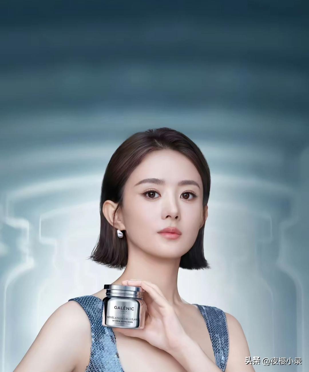 赵丽颖如今是真的听劝！最新广告造型，把千禧风中短发再度剪短了，改成了齐下巴的短发