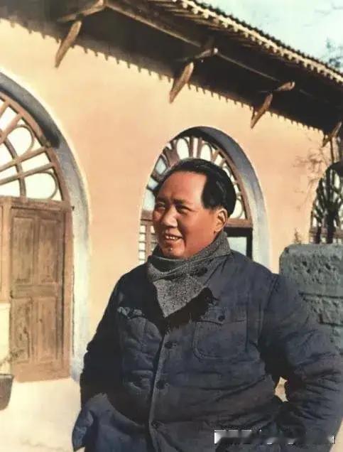 我家住在黄土高坡，
大风从窑洞寒窑外刮过！