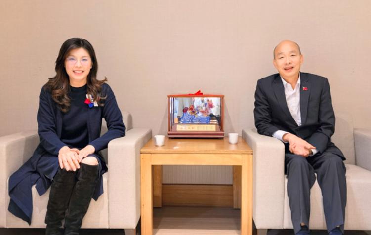 郑丽文韩国瑜同框

据台湾媒体报道，11月20日，郑丽文和韩国瑜再次见面。

郑