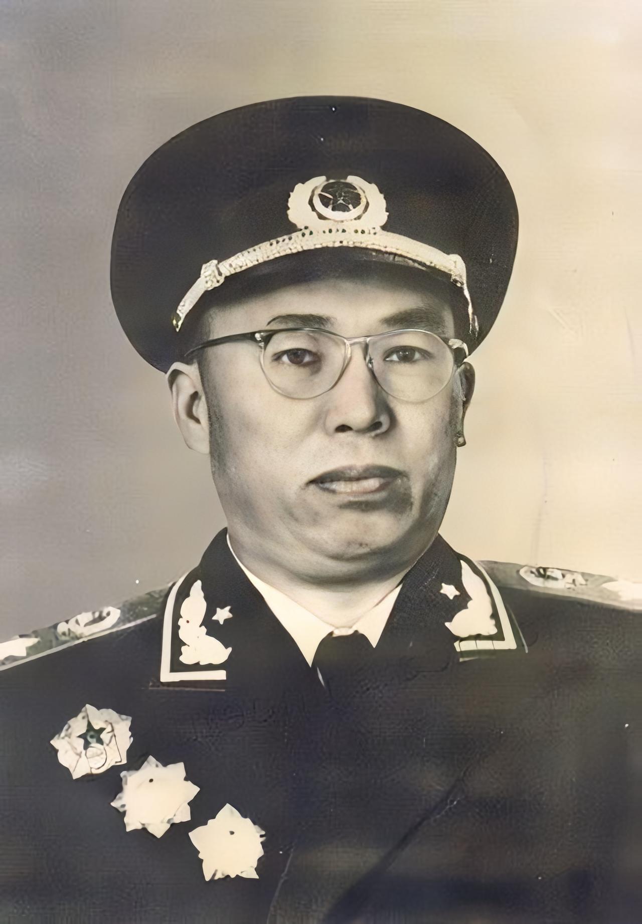 1947年罗荣桓因患肾病，到苏联治疗。组织上特批给他少量黄金应急用。到苏联后，苏