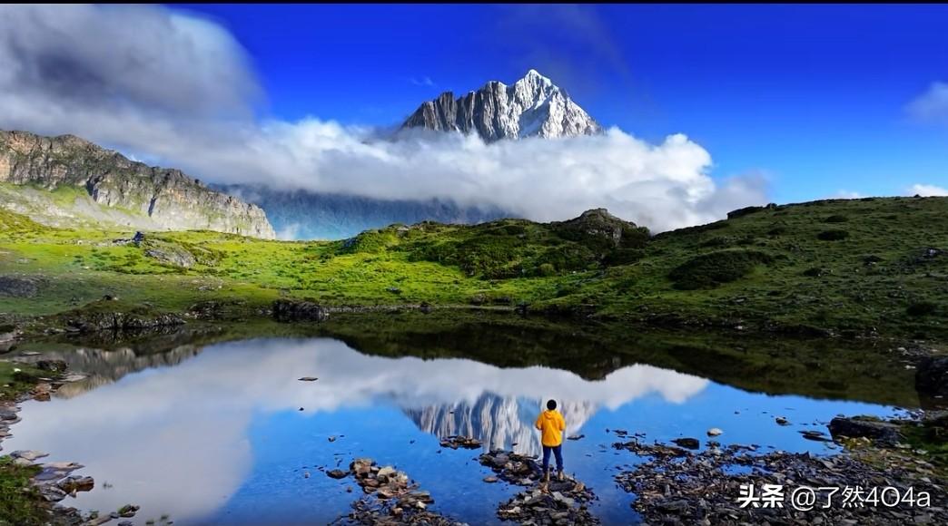 不必把太多人请进生命里，圈子虽小，干净就好，低质量的社交不如高质量的独处”。