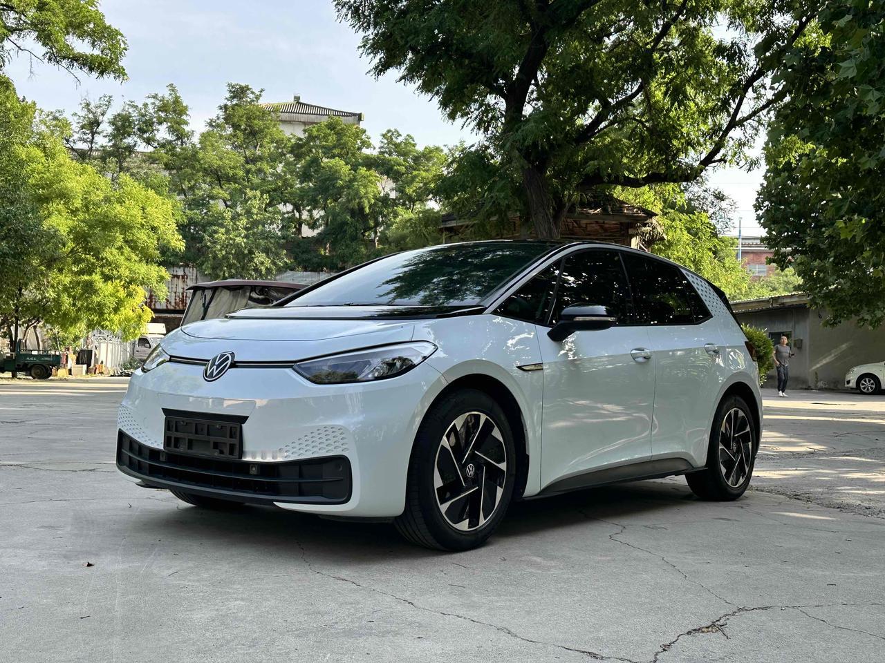 在售自营车，大众ID3

大众id3 2023款升级款纯净智享，有加装科技包，主
