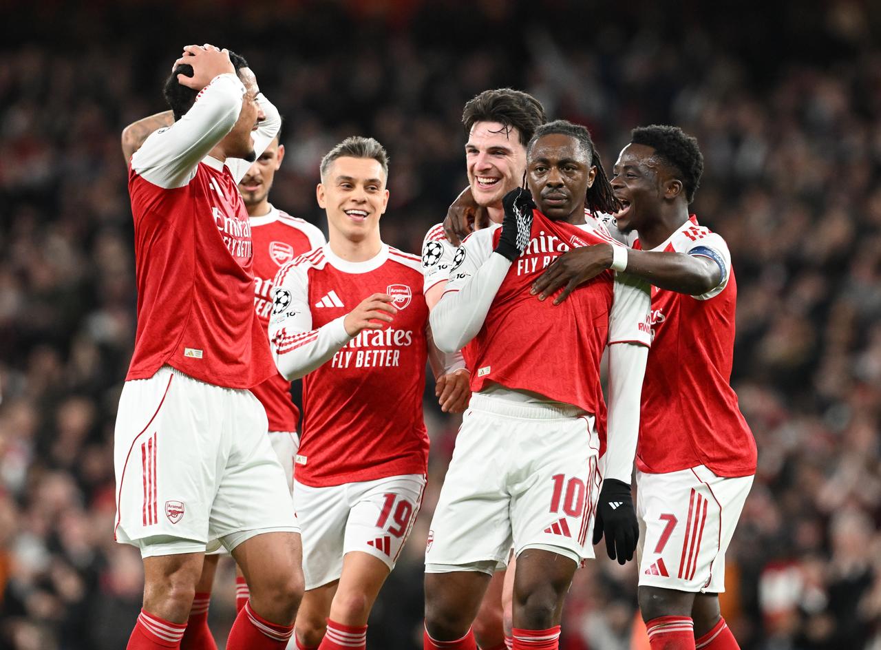 欧冠1/8决赛次回合： 

阿森纳 2-0 勒沃库森 
曼城 1-2 皇家马德里