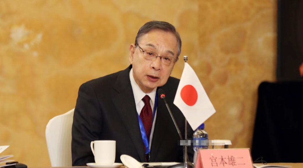 日本政坛喊了大半年对华强硬，转头就被自己人捅破了最实在的窗户纸——7月13日，前