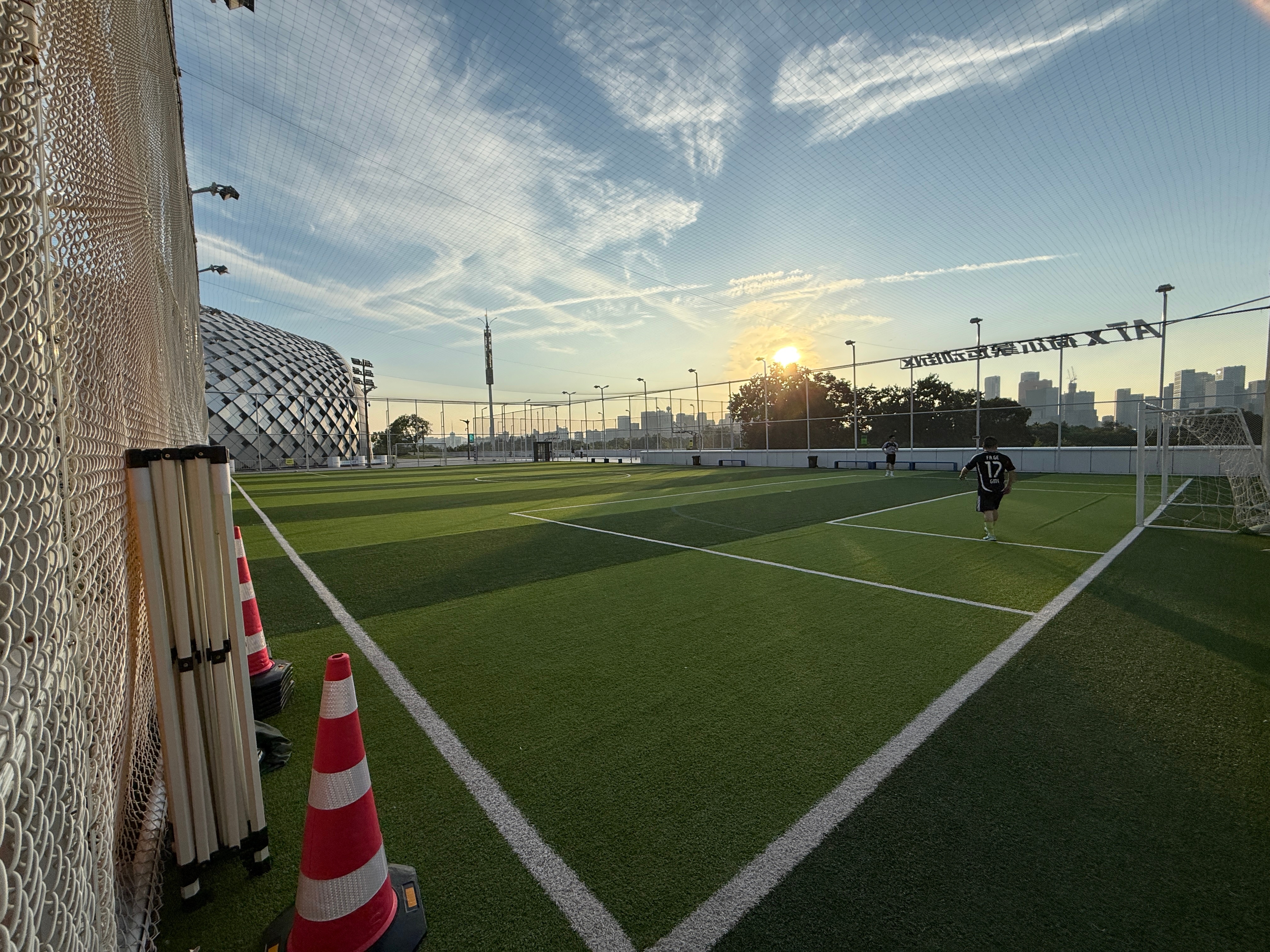 踢球偶遇 ​​​