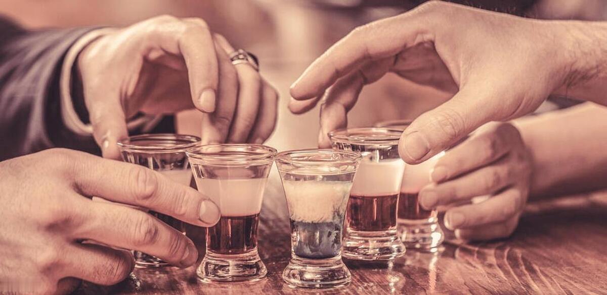 酒后总是腹泻？提醒：这多半与4个原因有关，需尽早戒酒！

1、患结肠炎

如果结