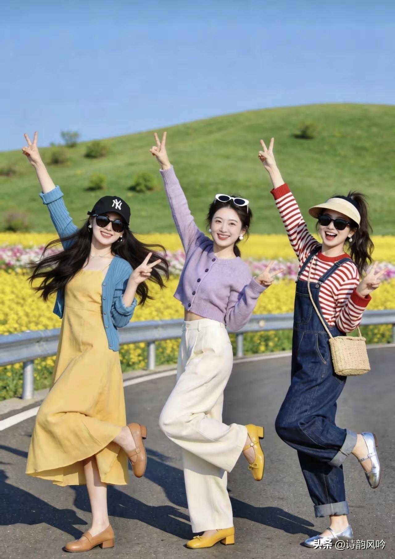 天净沙·闲叙
三姑六嫂闲话，
家长里短桑麻，
笑品人间俗杂。
乡音未罢，
古风漫