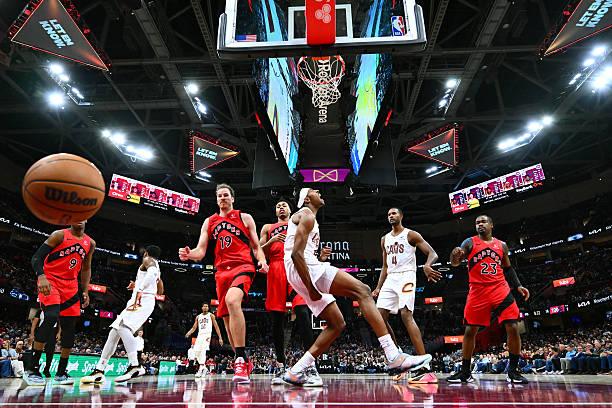 骑士的双向合同内线球员内匡-汤姆林（Nae'Qwan Tomlin）面对猛龙在2