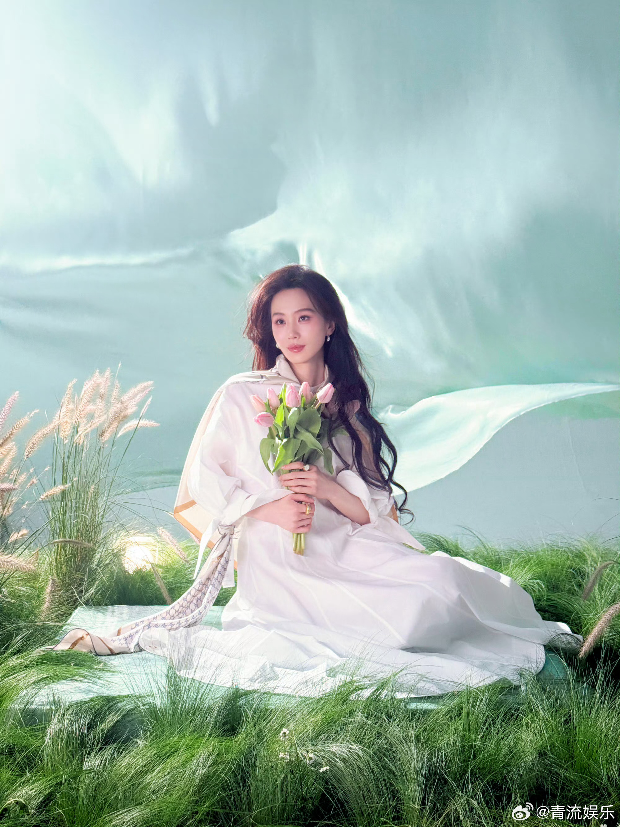 杨幂连续五年为刘诗诗庆生 刚刚，发文为庆生：“生日快乐，顺顺利利，岁岁平安！想你