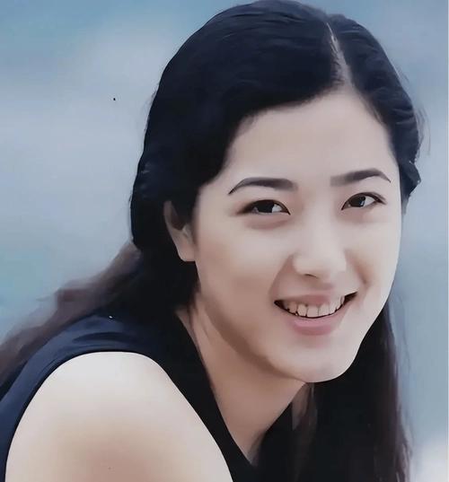 她是两百年难遇的美女，征服无数优质男人，49岁，孑然一身，婚姻成最大谜团，她就是