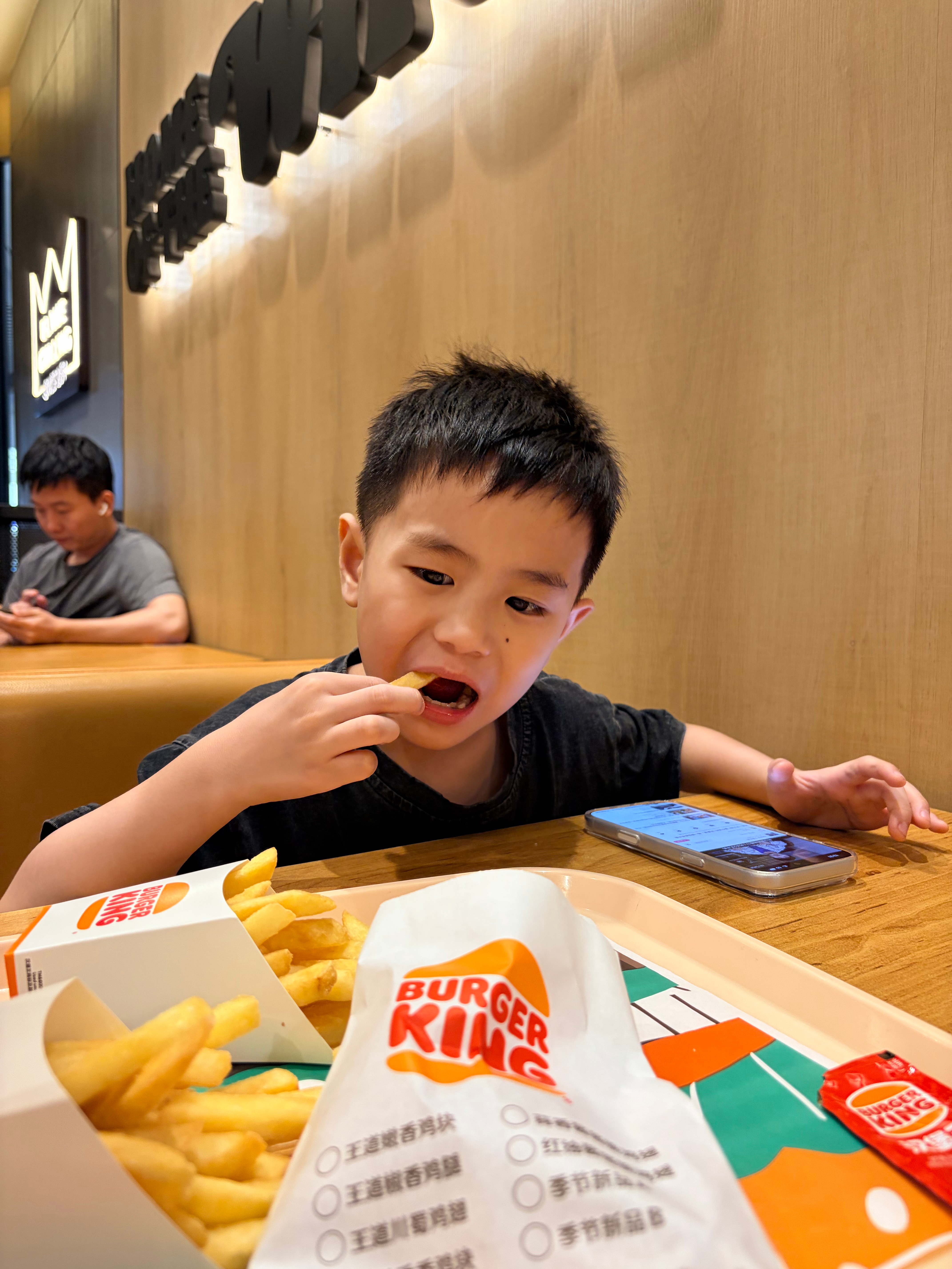 皇堡🍔，薯条🍟炸鸡🍗我们各取所需，都很满足～