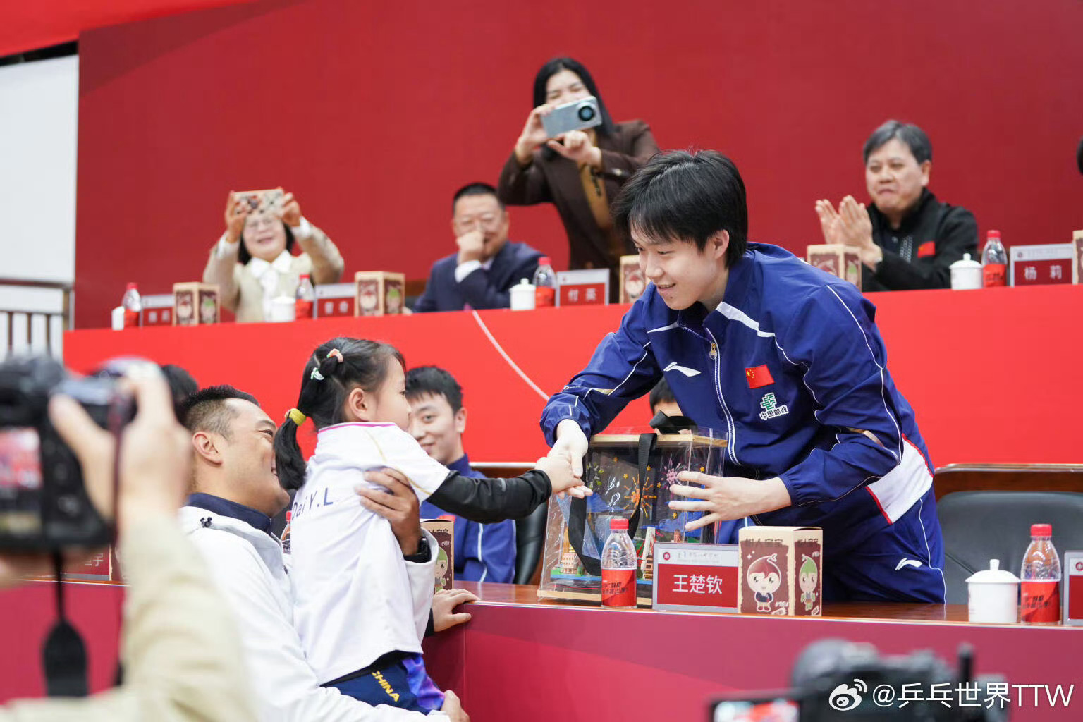 孙颖莎 王楚钦 20260308｜国球进校园