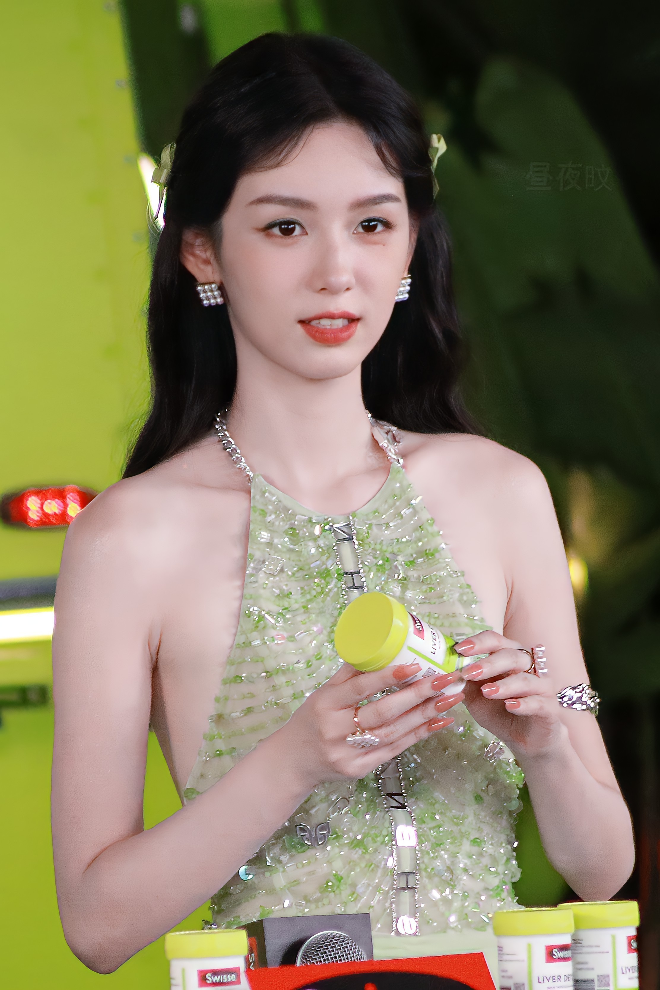 冰岛偶遇周也可可爱爱的抹茶小蛋糕我也想旅游偶遇周也