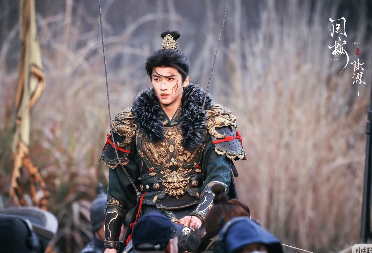 嫁金钗预约破50w 该说不说，闫桉的古装扮相是真的很帅 嫁金钗