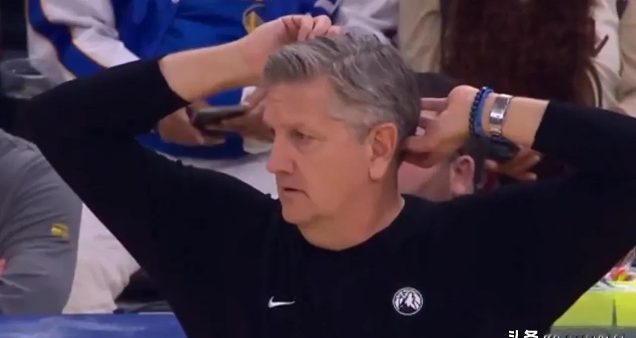 你永远不会知道，勒住勇士咽喉的，不是爱德华兹的暴扣，也不是戈贝尔的篮板，而是科尔