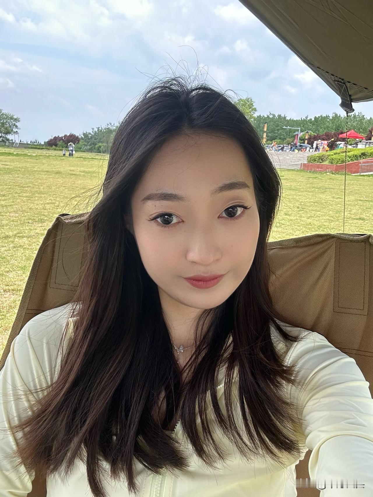 美女究竟能有多美在一个普通的周末和心爱之人在一起就是最美好的。美女 灵魂之美的美
