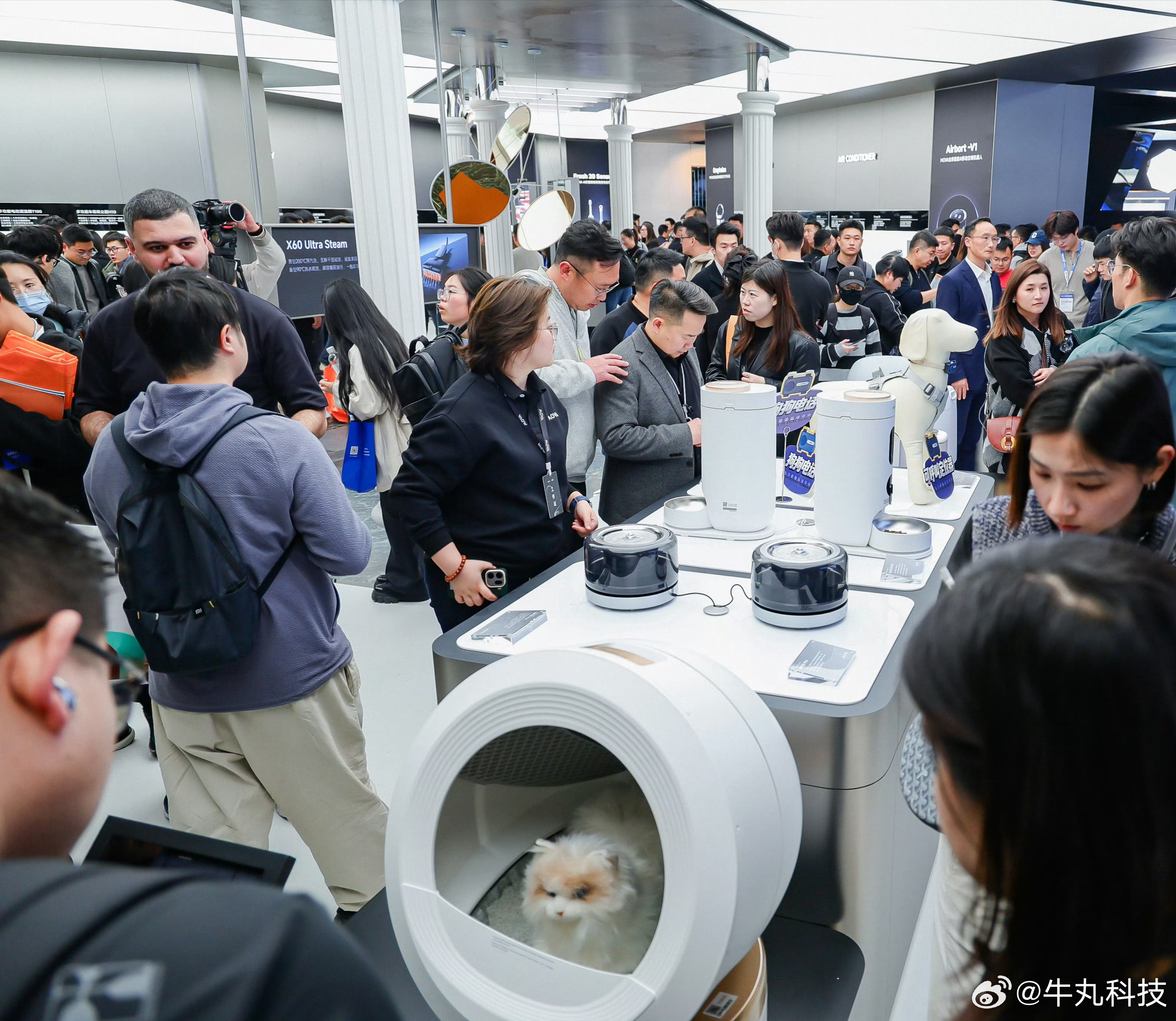 牛丸科技带你逛AWE2026｜MOVA逛MOVA展台我直接看呆了！最惊喜的就是会