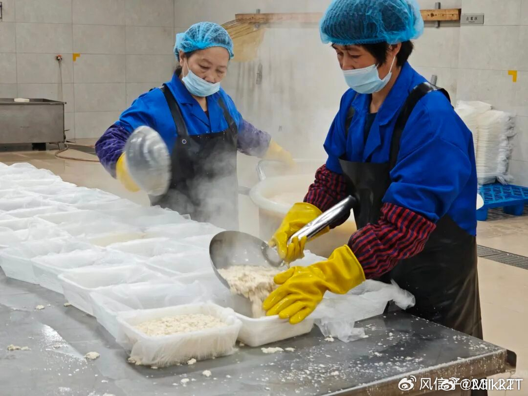 临海小镇组团共富让乡村钱袋子鼓起来 抱团发展，握指成拳。 从单打独斗到协同共赢，