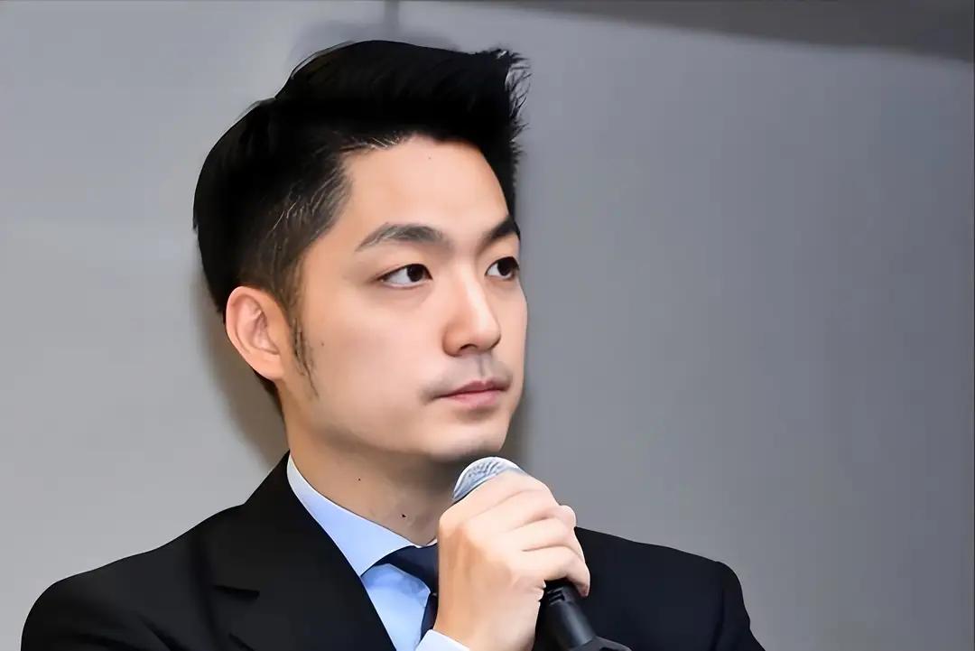 侯友宜、蒋万安之流，都是湾湾的呆蛙。为啥？因为，凡是说所谓的“对等尊严”的，根本