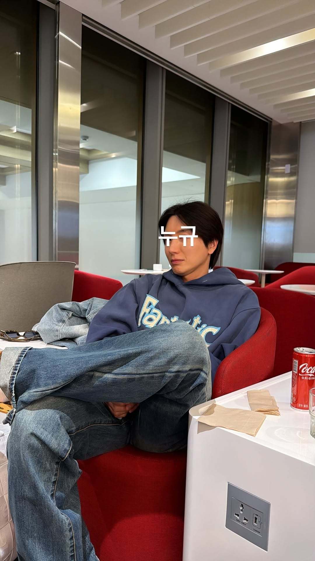 “CB百蓝_。260305李东海 ins story更新：是谁 