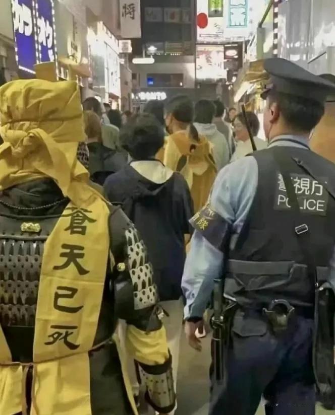 各国人民的精神状态，感觉都不太正常了。