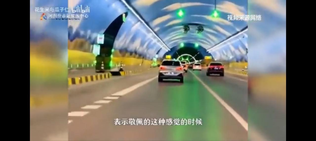 迪丽努尔一句话震撼了台湾游客，她们不由自主拍的视频，竟然火遍大江南北。
一个维吾