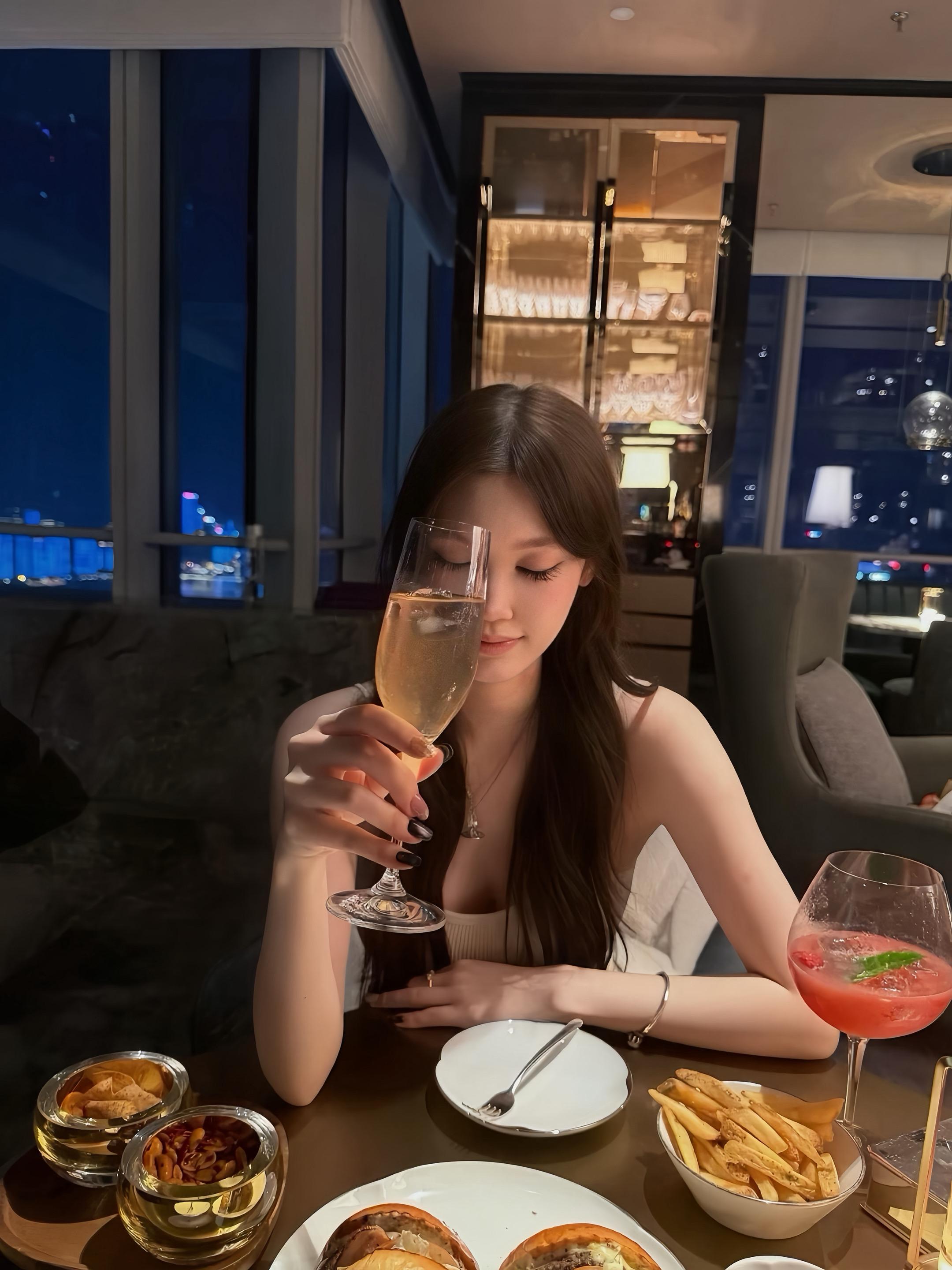 除夕快乐 万事胜意。