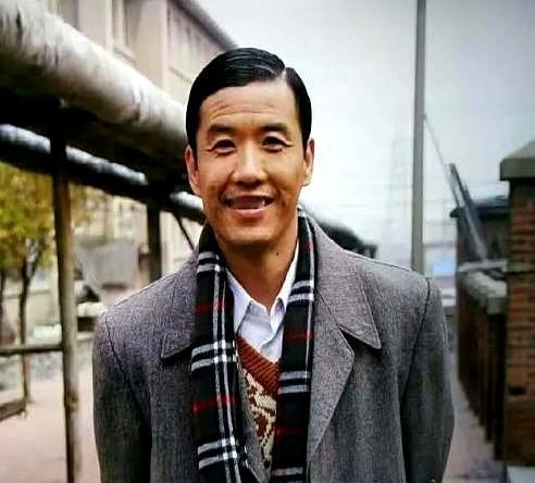 昔日《乡村爱情》的“赵四”关小平与赵本山的师徒缘分究竟是怎样走向岔路？
原来当年