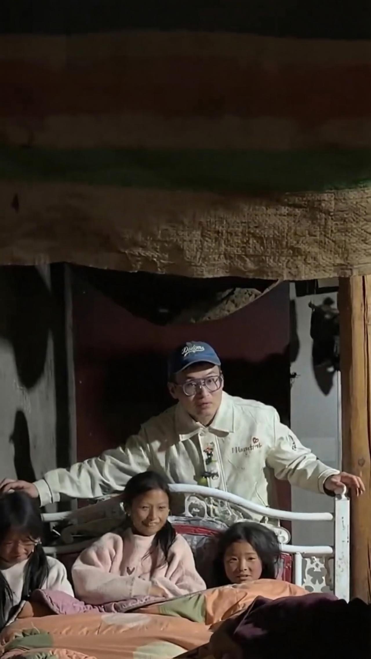 “一个带着三个妹妹相依为命的18岁凉山女孩”，这事你刷到过没？刷到过就对了，因为