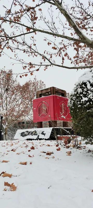 看到“秋乘落叶去”这个上联，瞬间就被其诗意和画面感击中。秋天宛如一位洒脱的行者，