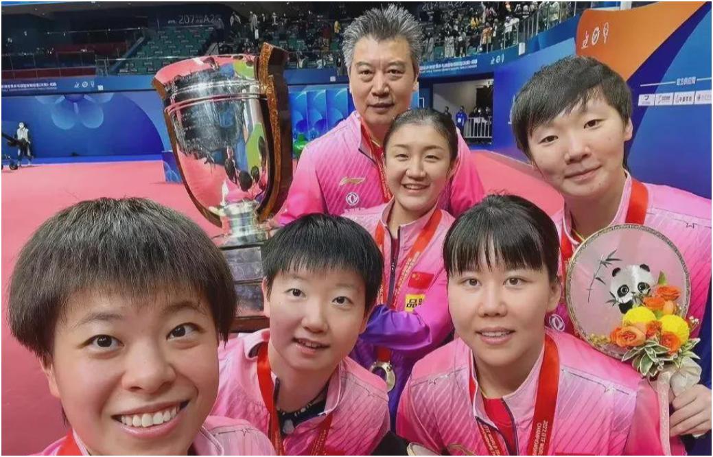 全运会乒乓球16进8，女单又回到五朵金花争冠时期，且看且珍惜。
孙颖莎vs王晓彤