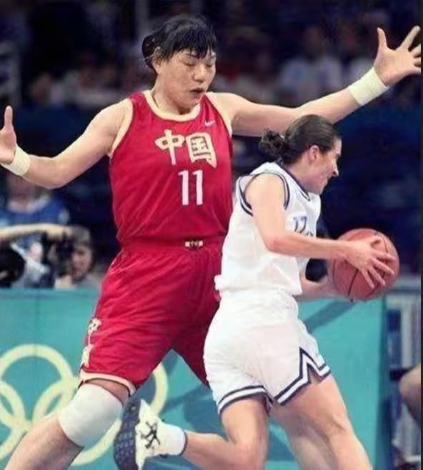 中国女篮历史名人版扑克牌
大王：郑海霞（河南）
小王：宋晓波（北京）
4个2：丛