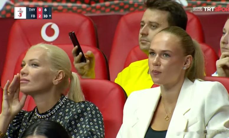 📸🇷🇺费多罗夫采娃和她的母亲#女排[超话]# ​​​