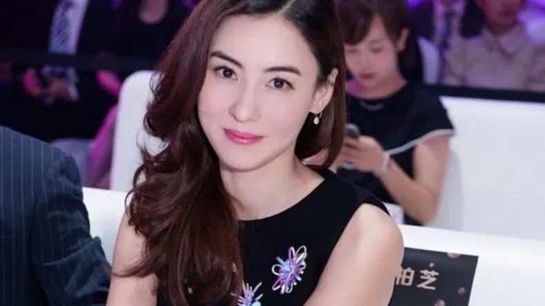 张柏芝为何不敢公开三胎生父，原来是和谢霆锋有关

不得不说，谢霆锋这招真够狠，一