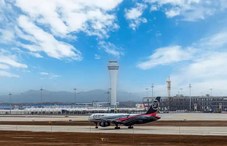 花湖机场厉害了！2025年航空货邮吞吐量达114.5万吨，跻身全国第五的“百万吨