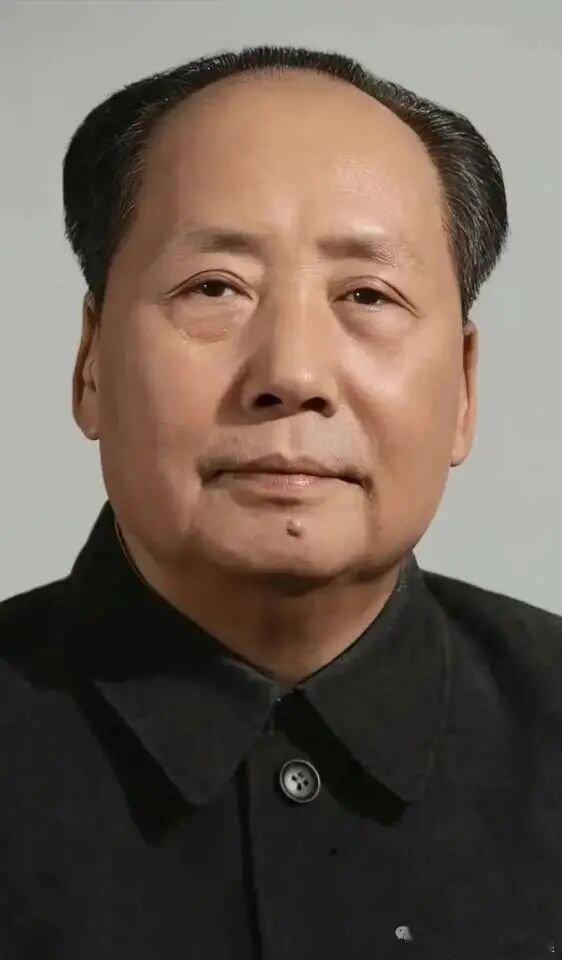 【永遇乐·颂毛主席】永遇乐·颂毛主席万里江山，千秋青史，丰碑长矗。布衣安邦，丹心