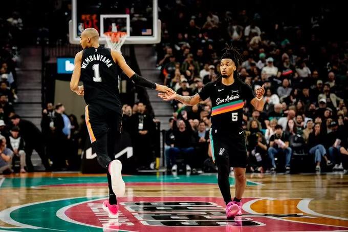 爱德华兹55分生涯新高无缘逆转，因为碰到不讲理的文班亚马了！
马刺VS森林狼；文