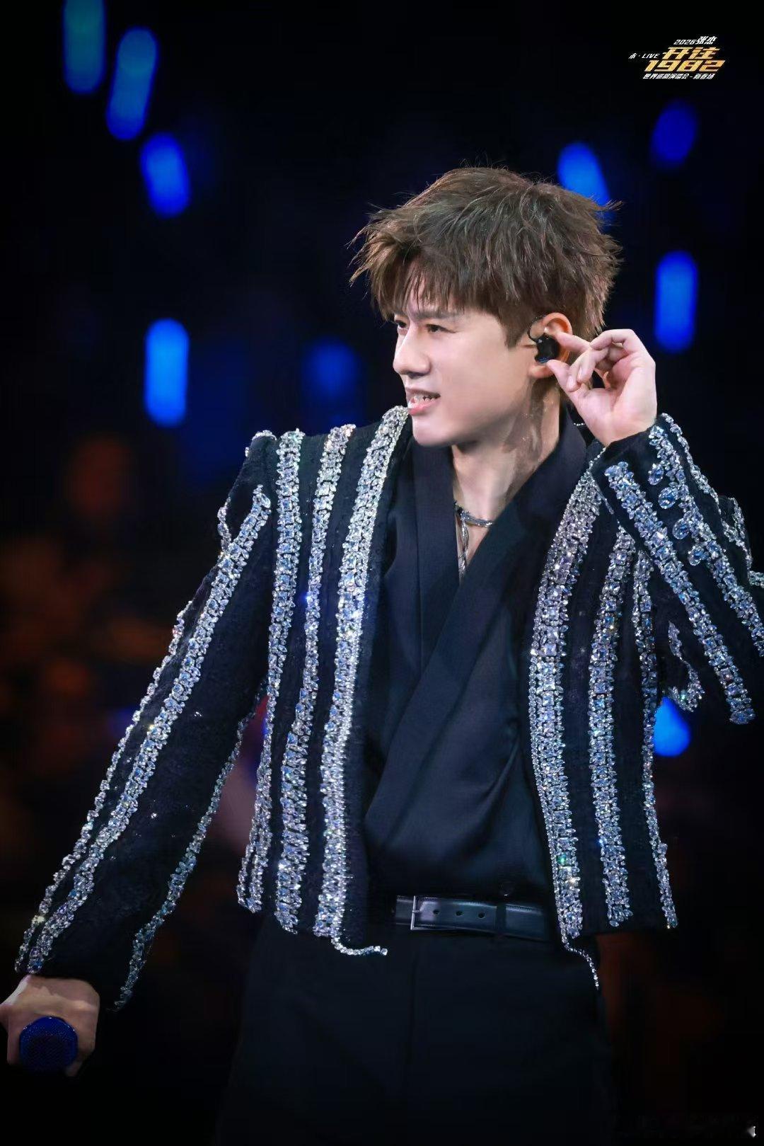 张杰演技派 张杰未LIVE巡回演唱会 谁被张杰《演技派》的高音惊艳到了！如喝水般