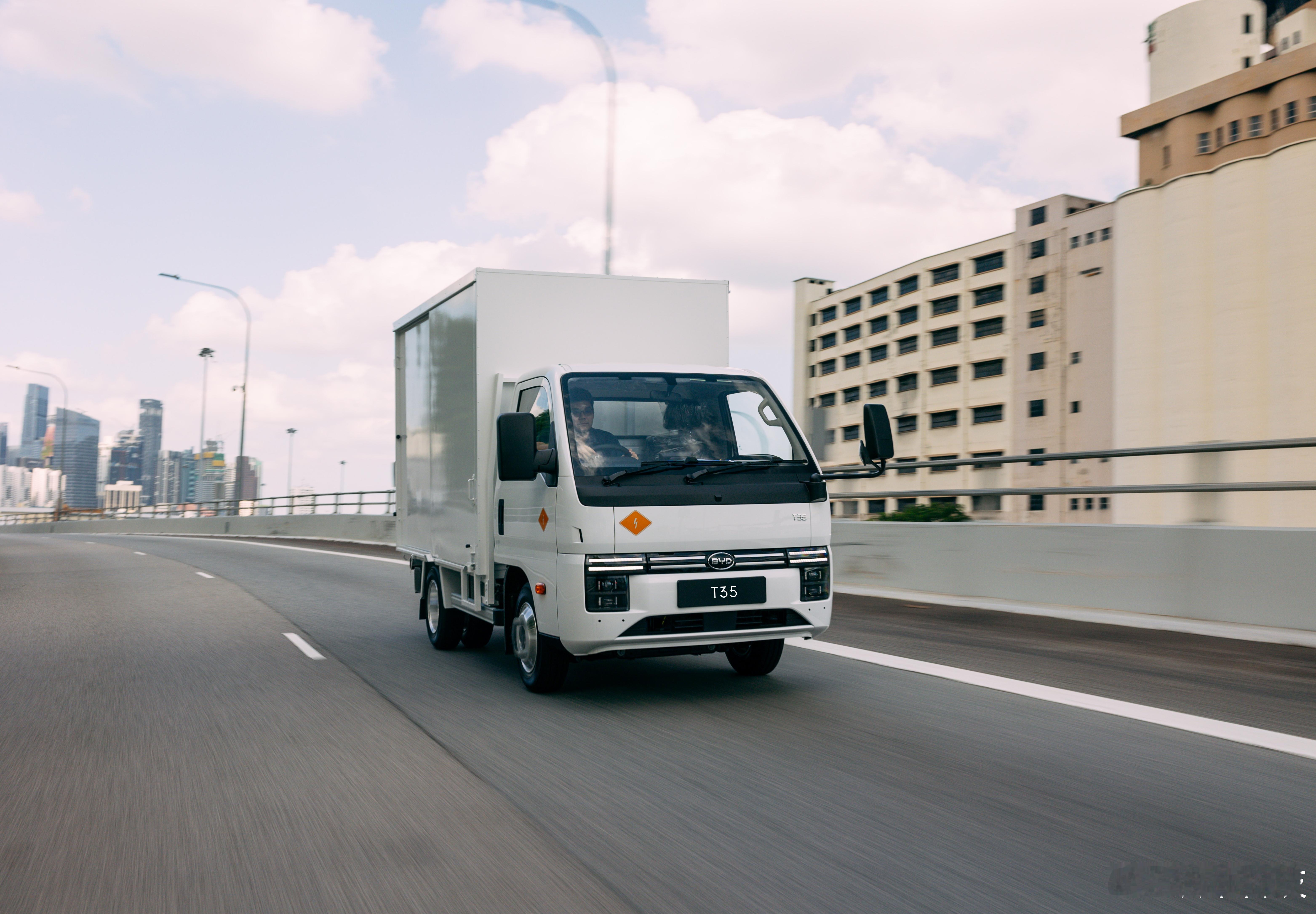 国产汽车品牌全球化战略仍在不断加速，就拿比亚迪在新加坡为例，全球最严的市场，比亚