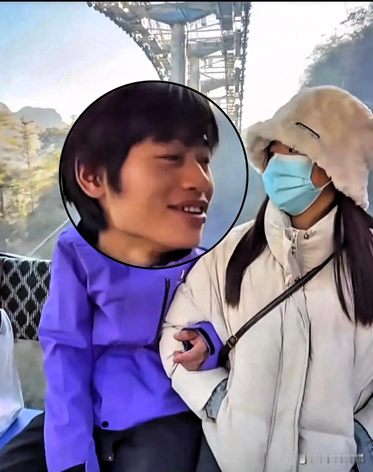 简直笑不活了

林北女朋友开八个小时的车来找他了，

两人见面眼神都要拉丝了，