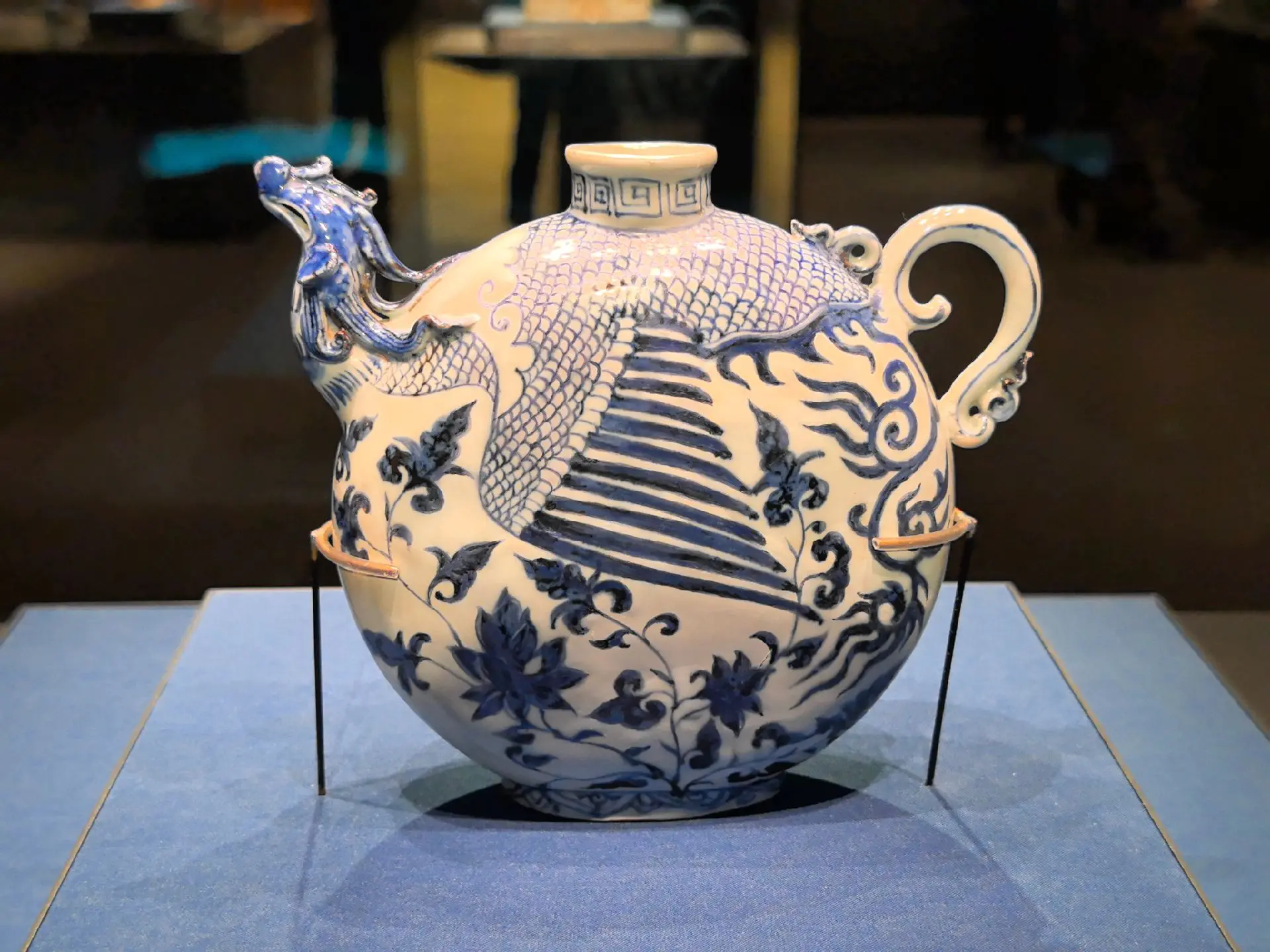 元代瓷器。首都博物馆馆藏的北京龙潭湖、广安门外、旧鼓楼大街及元大都遗址...
