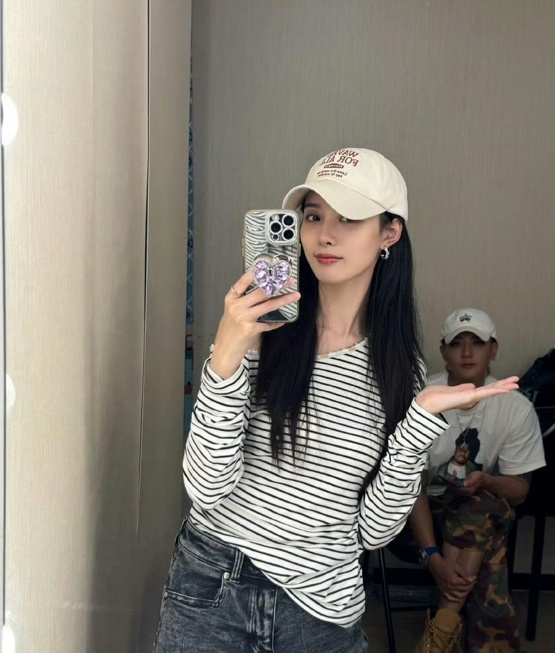真的明白了那句话爱人如养花，你看徐艺洋多精致，多美丽，再看看黄子韬不忍直视[允悲
